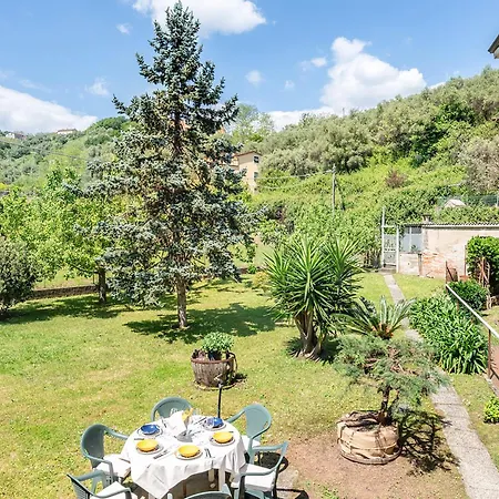 Maison Rovis Garden Hébergement de vacances Romito Magra
