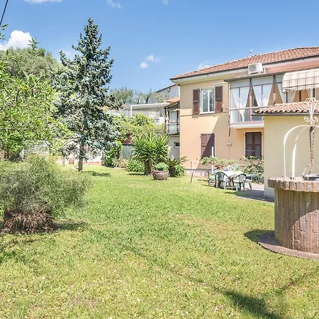 Holiday home Maison Rovis Garden *